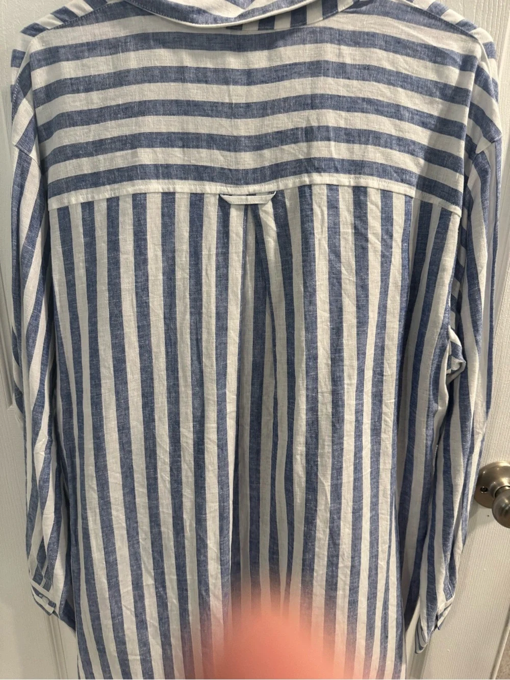 Old Navy Boyfriend Blue & White Vertical Stripe Button-Down Linen Shirt - Picture 4 of 4